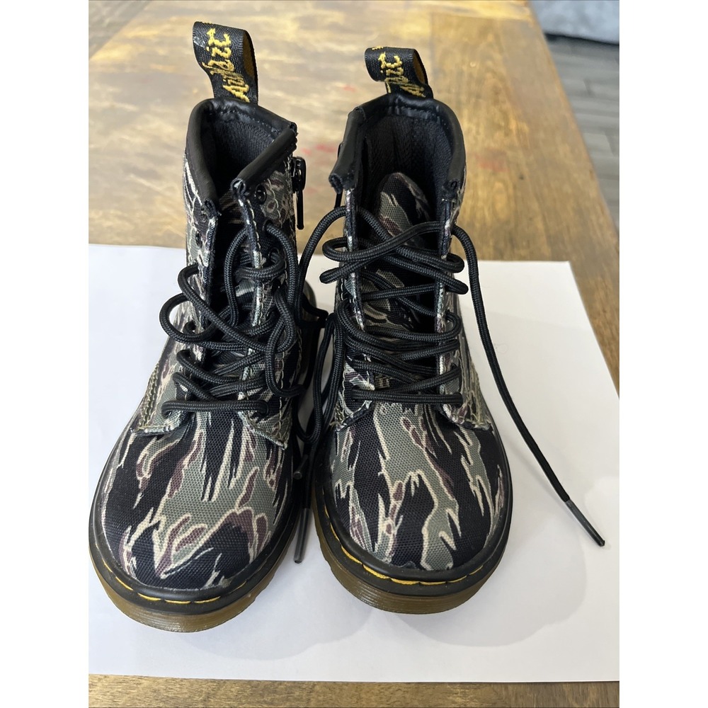 Doc Martens Camo Kids Boots Shoes Camo Size 7 High‎ Top New Zip Up Side